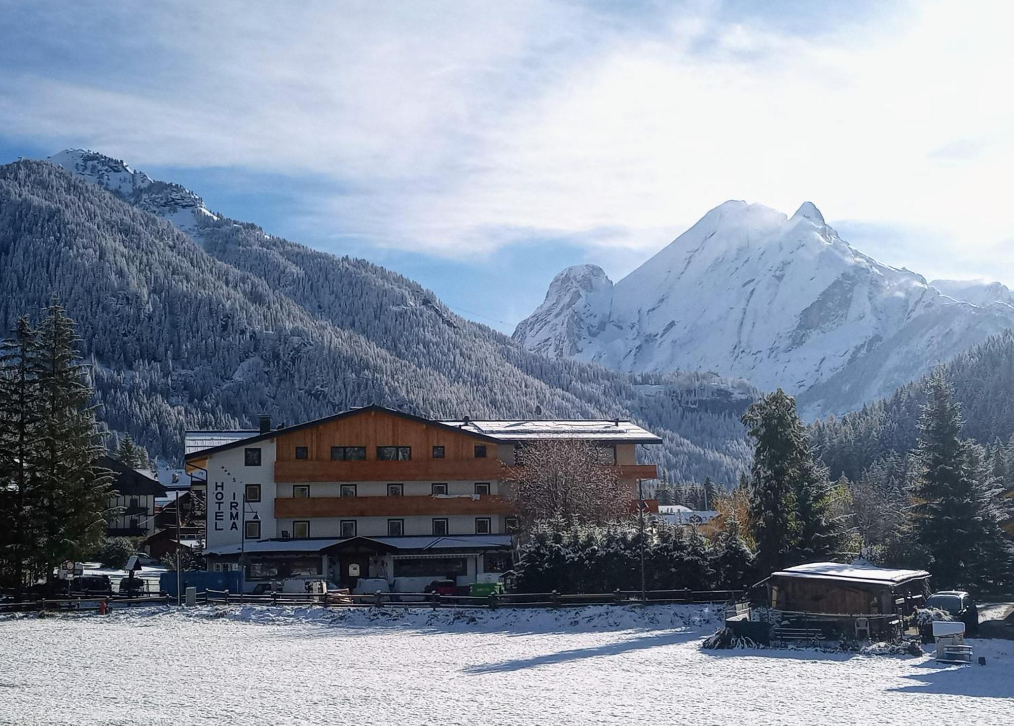 Dolomiten Hotel Irma Canazei Eksteriør billede