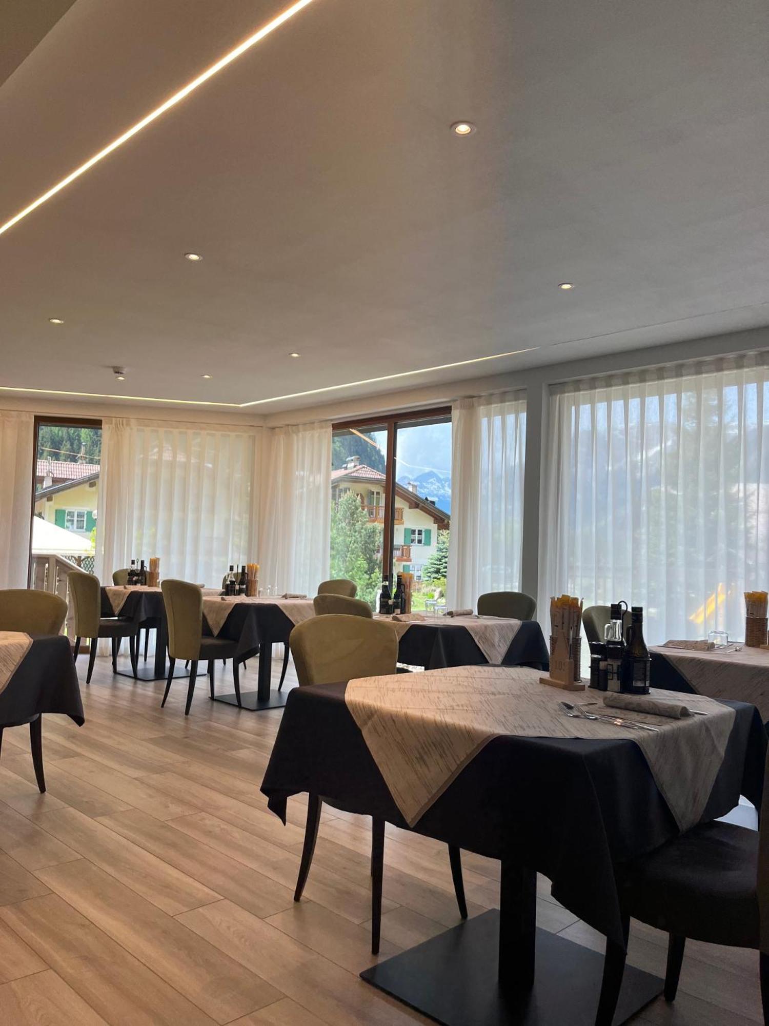Dolomiten Hotel Irma Canazei Eksteriør billede