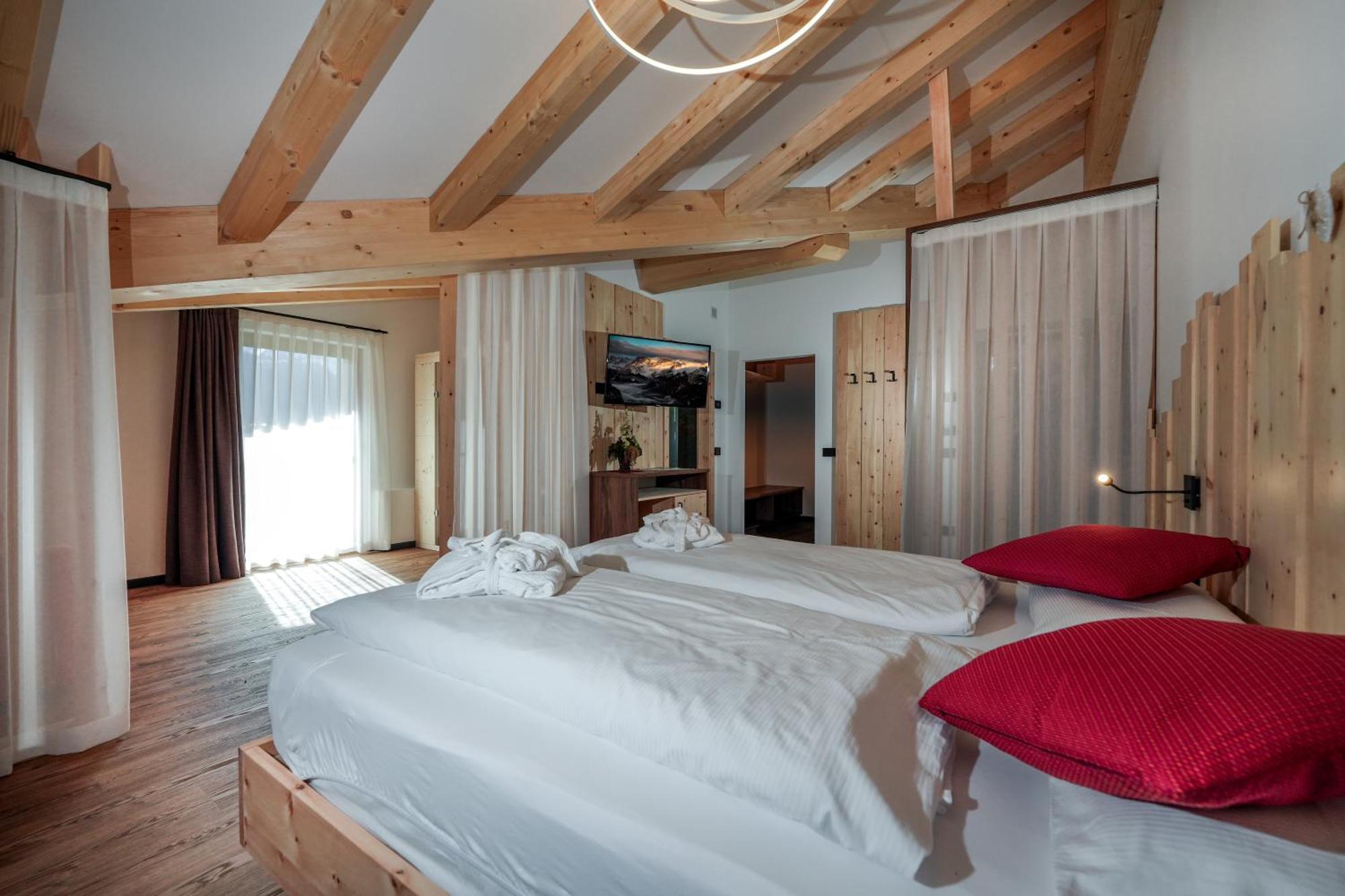 Dolomiten Hotel Irma Canazei Eksteriør billede