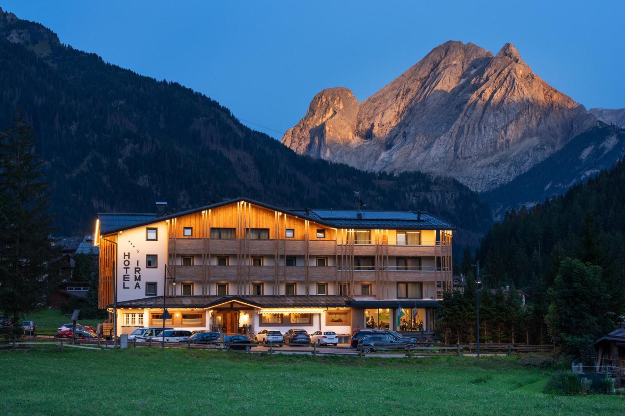 Dolomiten Hotel Irma Canazei Eksteriør billede